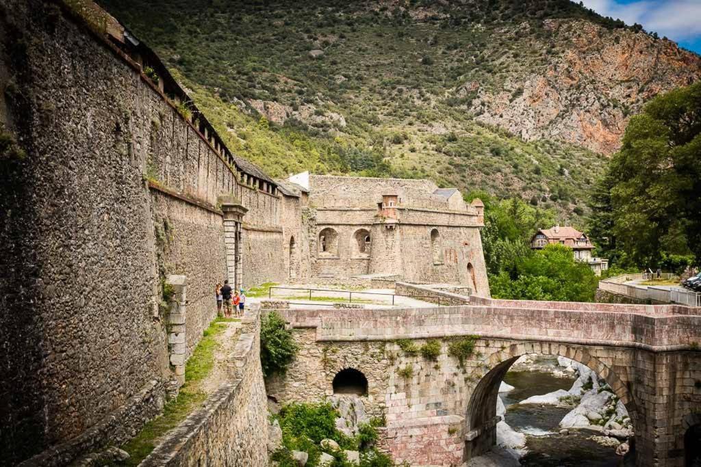 ויילפרנץ'-דה-קונפלן Les Maisons Du Conflent, Maisons Familiales En Pierre Au Coeur Des Remparts מראה חיצוני תמונה